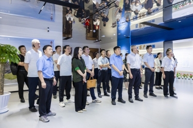嘉興市工會企事業(yè)單位民主管理現(xiàn)場會走進(jìn)景興紙業(yè)